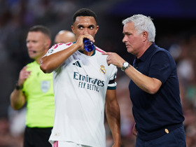 Alexander-Arnold is not a midfielder, says Real Madrid boss Mourinho