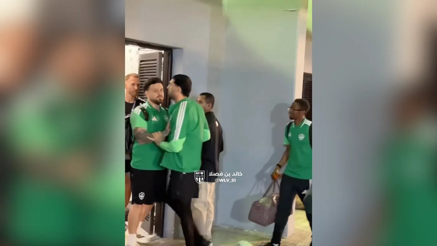Demiral sfuria nello spogliatoio avversario dopo un post ironico sui social