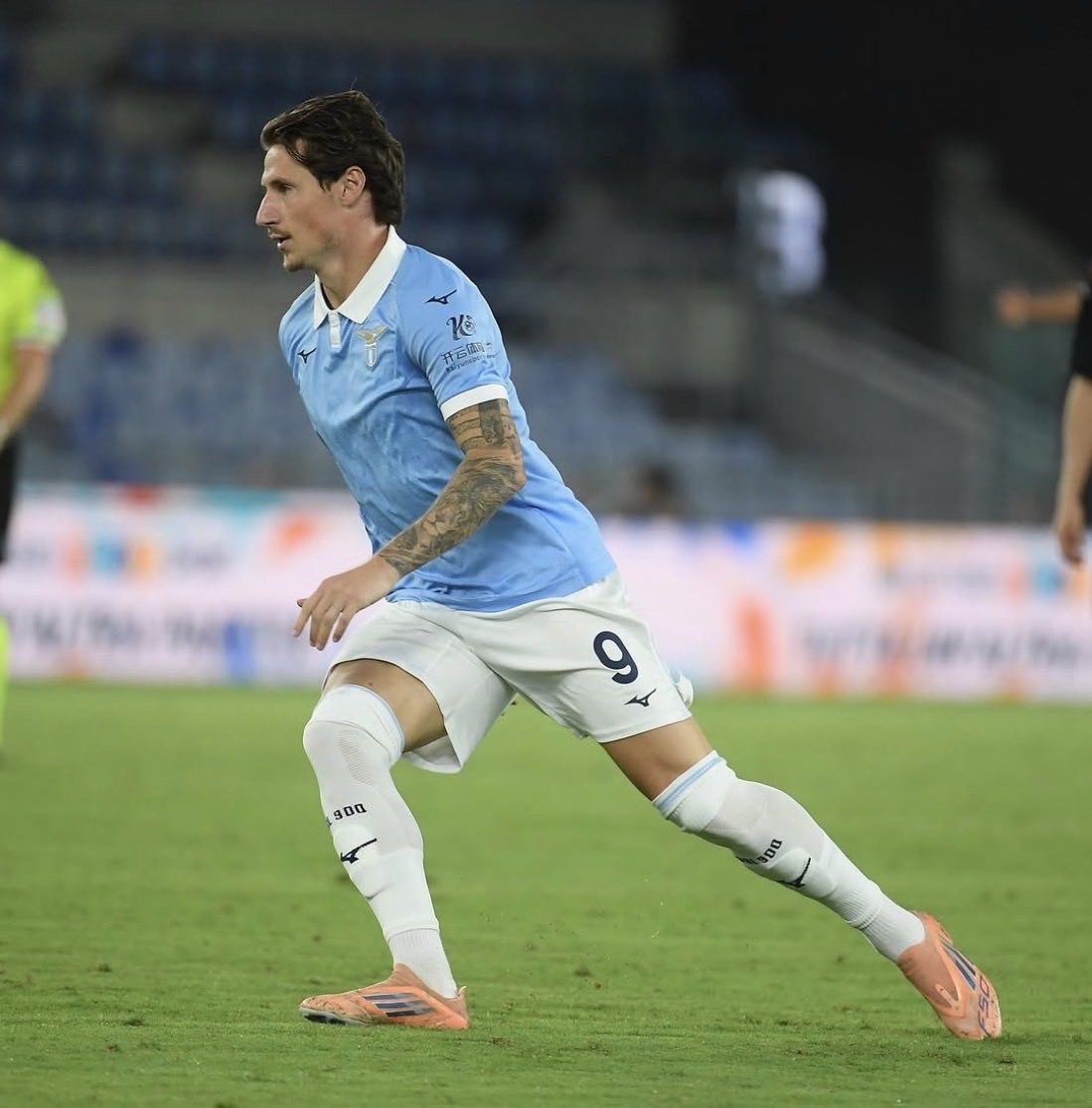 Medios italianos: Pinamonti estará disponible contra el Milan