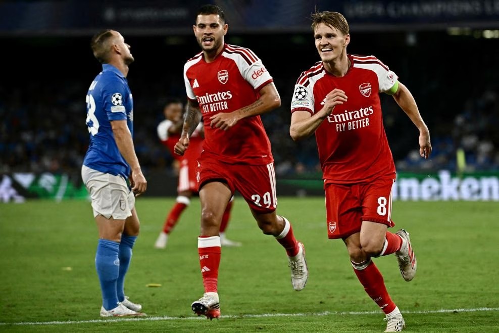 Peut-il vraiment être le seul à porter l'équipe ? Ødegaard délivre 6 passes clés et crée 2 occasions franches, mais termine avec 0 passe décisive et 1 but