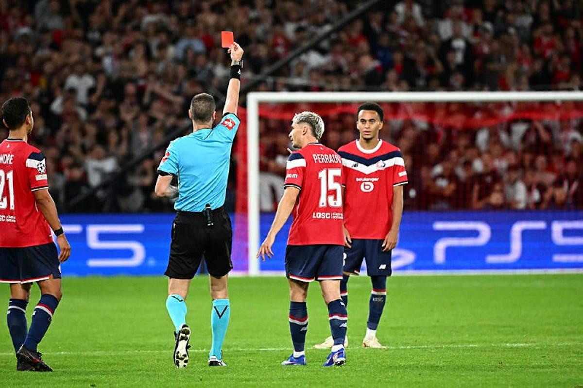 L'Équipe: Ethan Mbappé Sent Off for Elbow, Could Face 3-5 Match Ban
