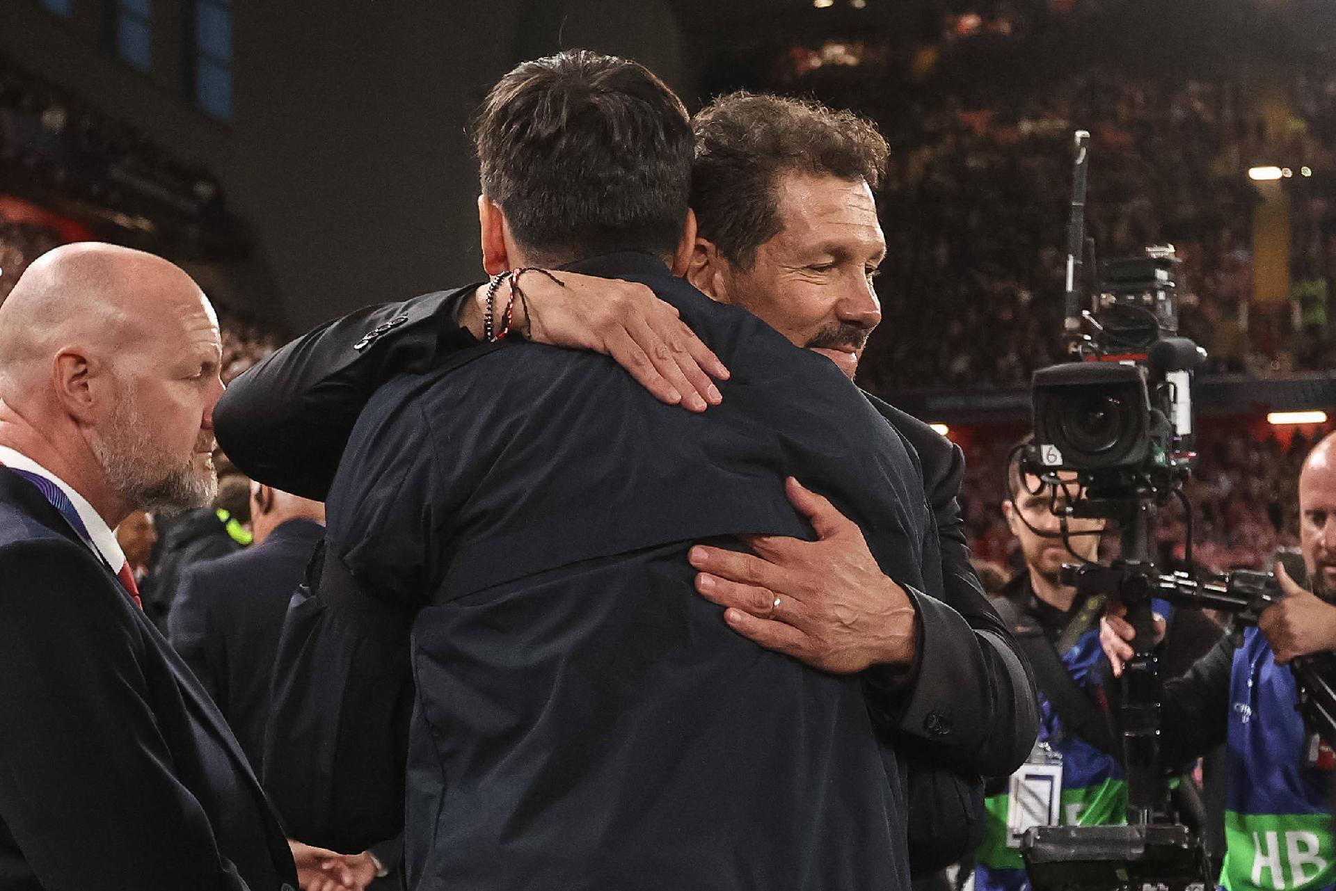 Atlético kassiert sechste Niederlage in England; Iraola schlägt Simeone erstmals