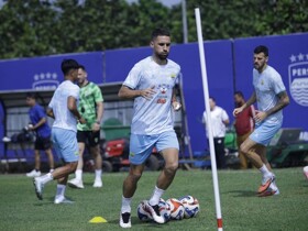 Ribuan Bobotoh Hadiri Latihan Persib Jelang Laga Tandang Kontra Persija