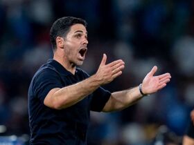 Mikel Arteta spotted 'raging' at three Arsenal stars during Napoli win