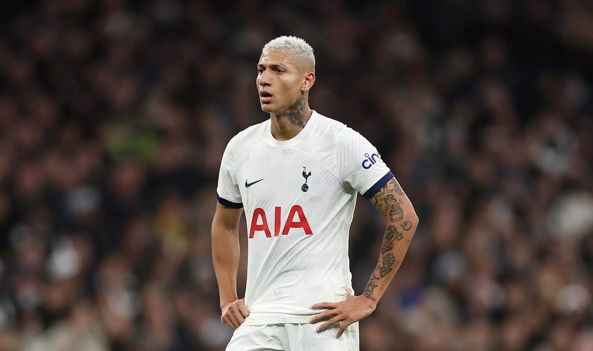 Jornalista: Vasco entende que rescisão unilateral de Richarlison não é a melhor solução e quer comprá-lo diretamente