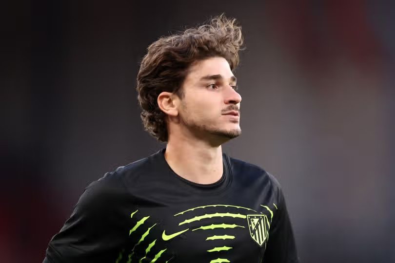 Medios ingleses: Arsenal tiene ventaja sobre Barcelona en la carrera por Julián Álvarez el próximo año