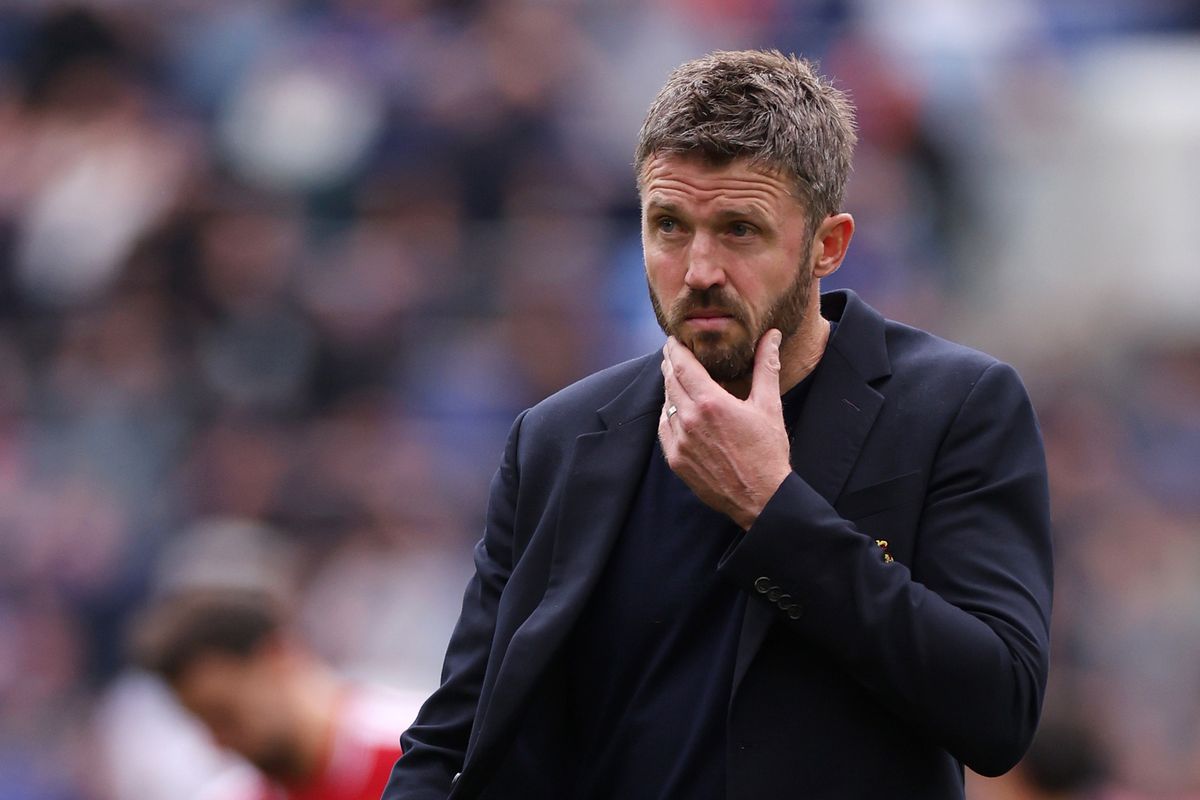 Manchester Evening News: Manchester United Prioritizes Defensive Reinforcement for Next Summer