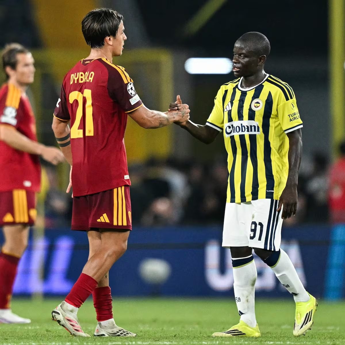 Fenerbahçe y Roma empatan en resultado y predominio