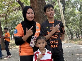Suporter Mulai Padati GBK Jelang Persija Vs Persib, Ada Anak-anak