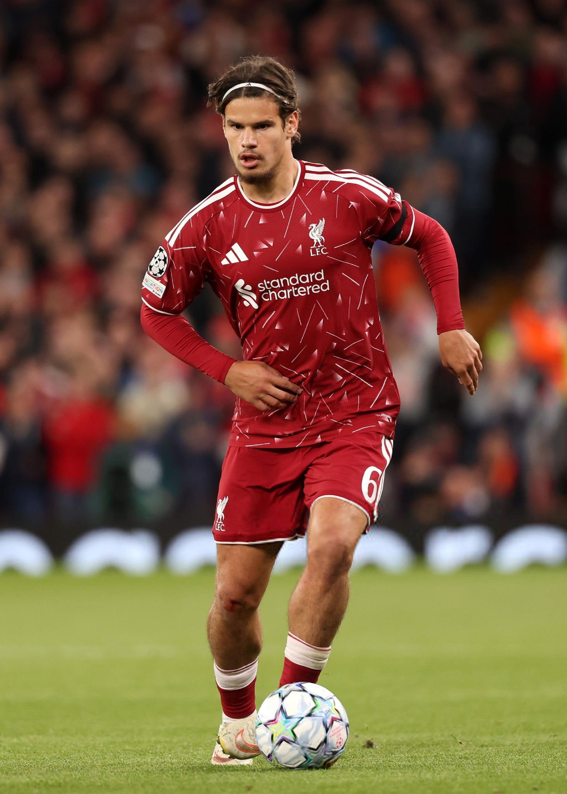 Iraola benched two €40m defenders, Araujo and Tsimikas start as fullbacks