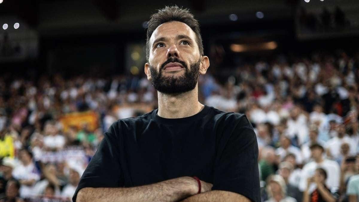 Problemas económicos retrasan el despido de Corberán y del director general del Valencia