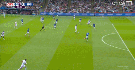 Primo tempo: Crystal Palace 1-2 Ipswich Town, gol e assist di Leif Davis, Disasi espulso