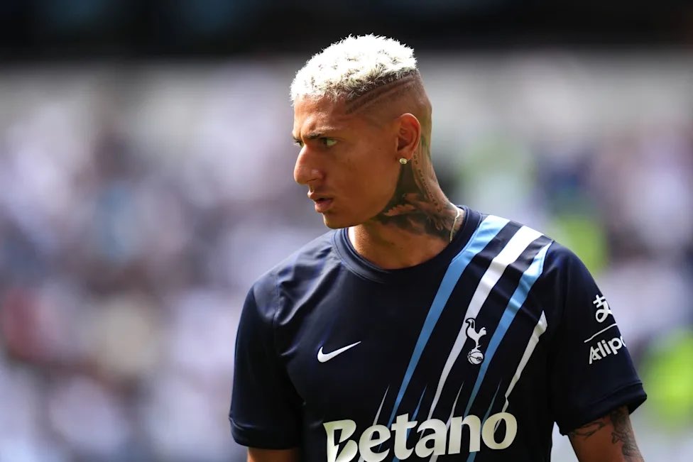 Gagal Pindah ke Vasco da Gama, Richarlison Menonton Pertandingan Tottenham vs Everton dari Tribun