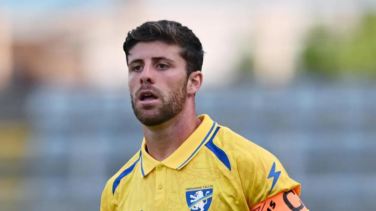 Bracaglia, defensa del Frosinone: "Lamento no haber ganado al Genoa; la posesión fue clave"