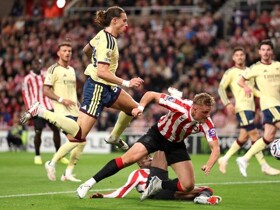 Sunderland Vs Arsenal Imbang di Babak Pertama