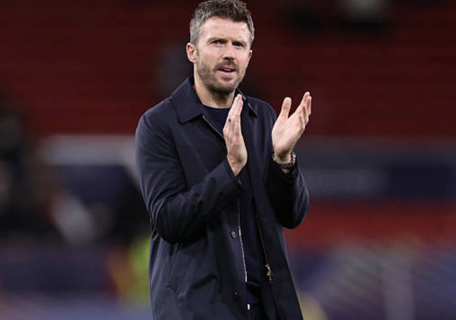 Merson: Man United le da oportunidades al rival, los grandes equipos no pueden jugar así
