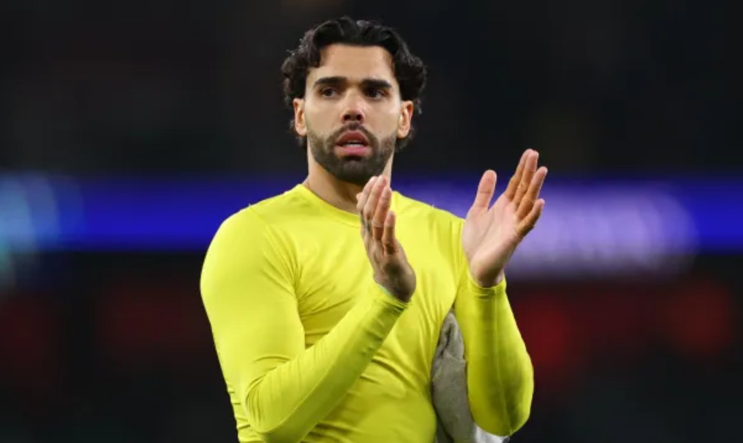 Frank: Raya progrediu incrivelmente rápido, para mim ele é o melhor goleiro da Premier League