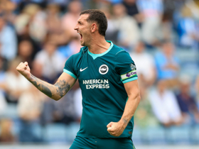 Coventry City 0-5 Brighton: Dunk among five scorers in crushing away win