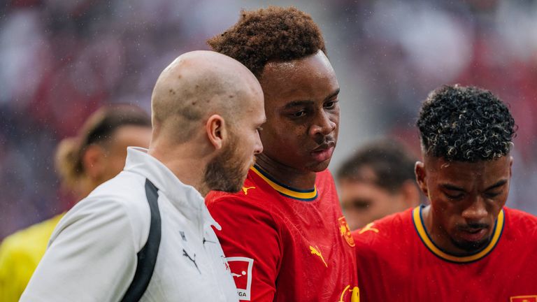 Sky Germania: infortunio alla spalla per Ouédraogo, fuori dalla convocazione di Klopp