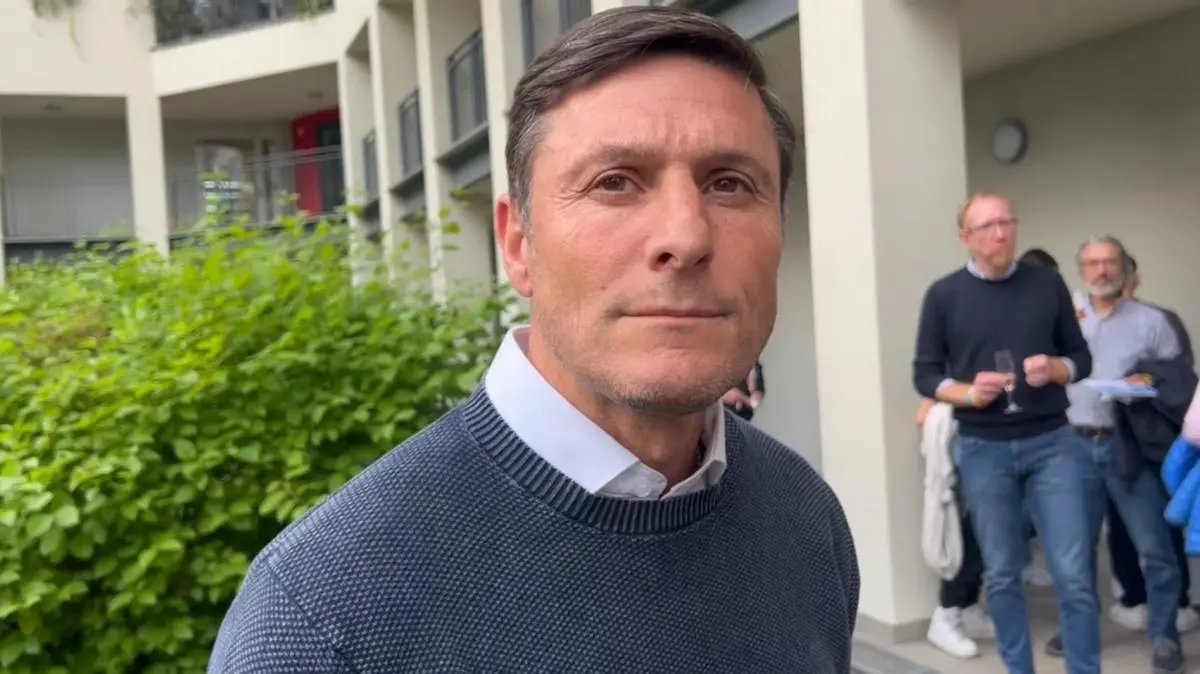 Zanetti a Busto ai bambini: "Si diventa più forti superando le difficoltà"