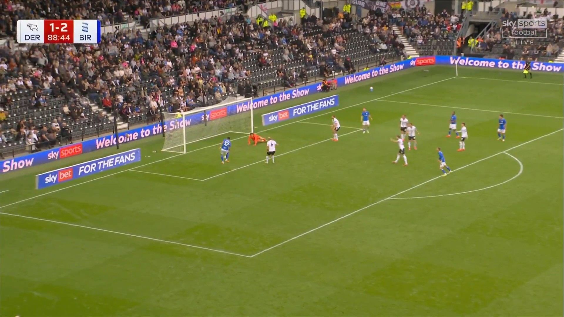 СМИ: VAR должен был показать Оливеру повтор — Энцо Фернандес мог помешать Лисандро Мартинесу