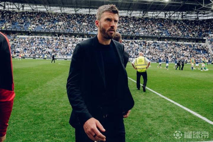 Romano: Manchester United confía plenamente en Carrick y negocia la renovación de contrato de Bruno Fernandes