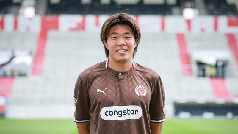 Medien: Japanischer Nationalspieler Tomoya Ando verpasst Spiel wegen bevorstehender Geburt, kehrt nach Japan zurück
