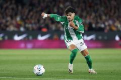 Mbappé spettatore, il Real Betis batte il Villarreal 2-1 e centra il miglior avvio di sempre