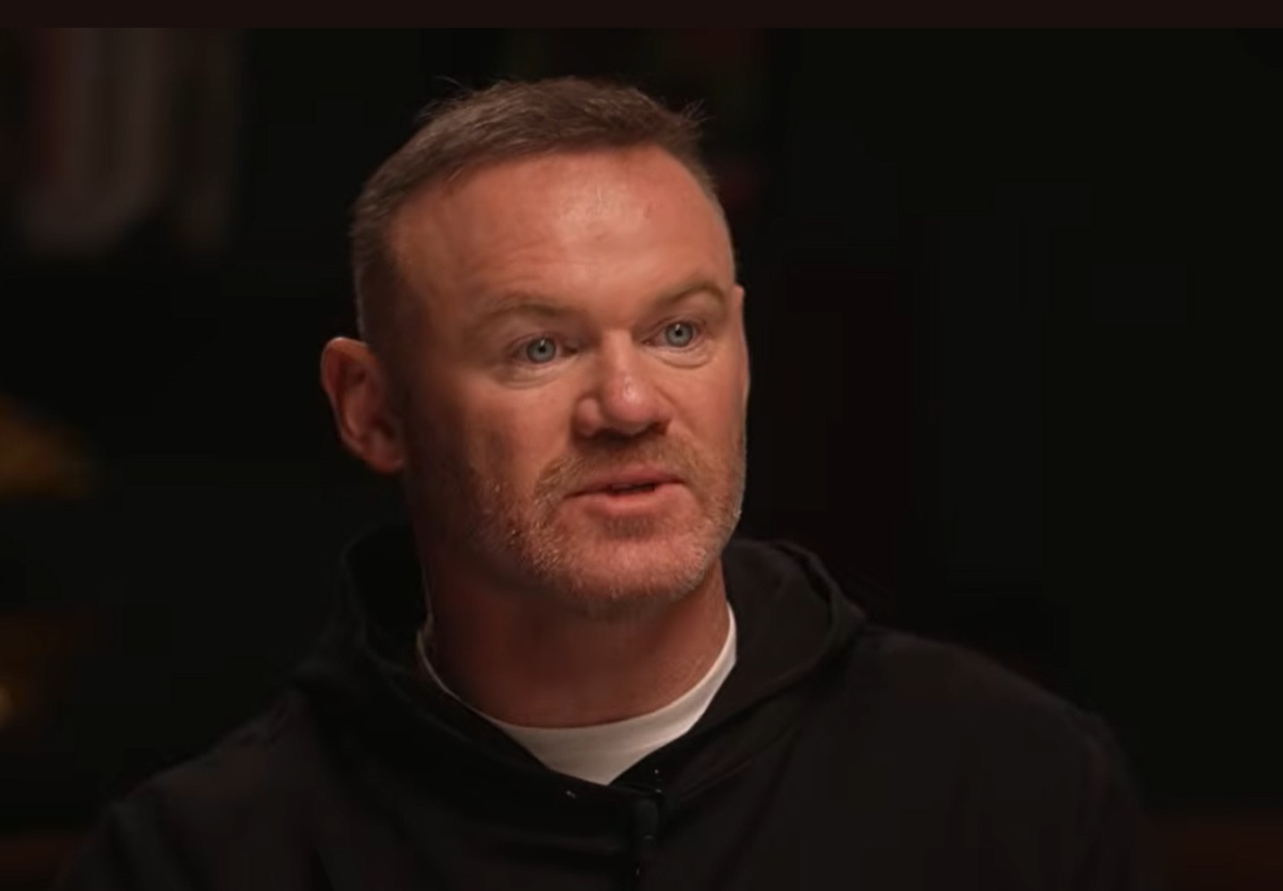 Rooney: Je compatis avec Carrick, quand on est menés, je ne sais pas qui faire entrer