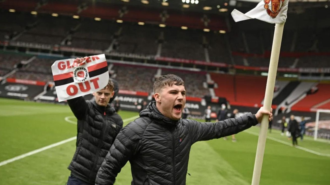 The Telegraph: Ratcliffe enfurece, detentores de bilhetes de época do Man Utd sentem-se abandonados pelo clube