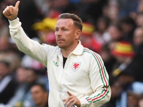 Bellamy reitarates commitment to Wales despite Burnley talks