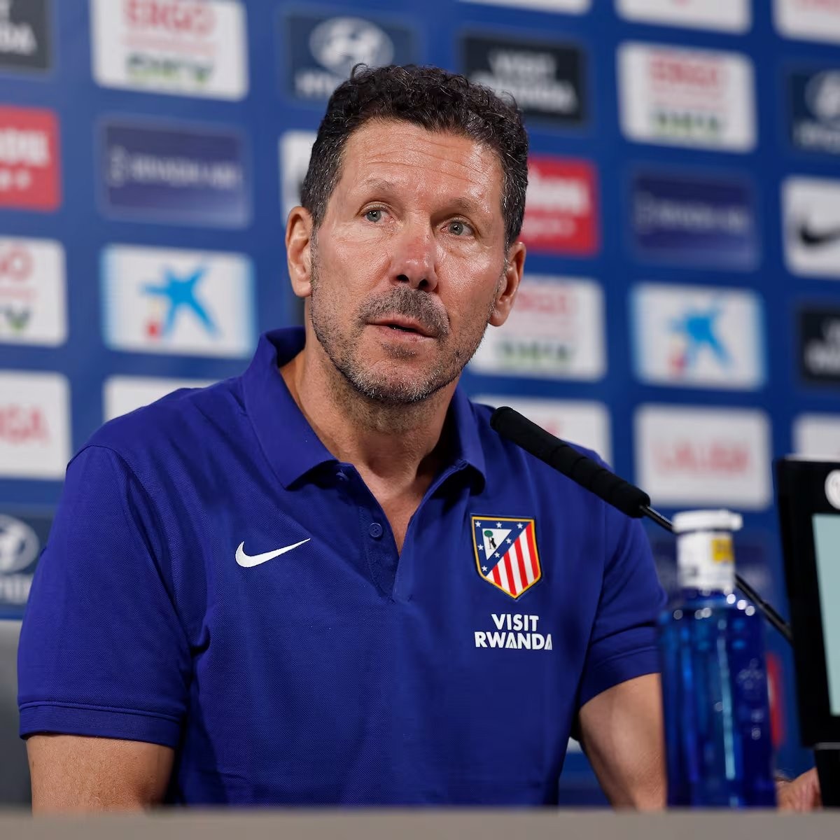 Simeone confirma la baja de Julián y se moja con el Balón de Oro: “A Messi”