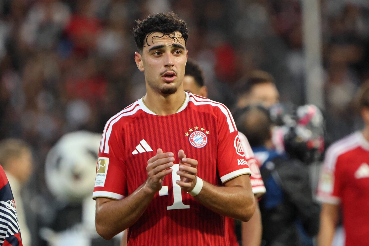 Bild: Manchester City muốn Pavlović hè này, nhưng tiền đạo không đòi nâng lương