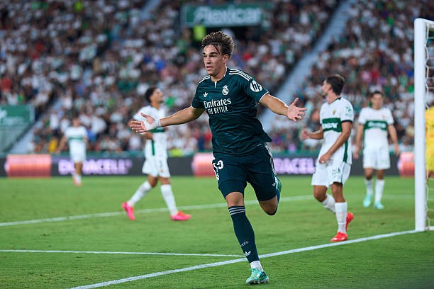 Espi é o segundo espanhol do Real Madrid depois de Raúl a marcar dois gols de vitória na Liga em acréscimos na mesma temporada