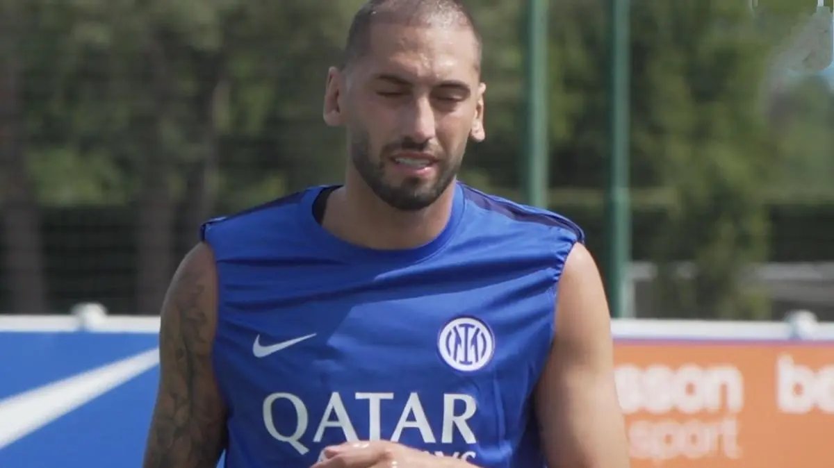 Imprensa italiana: Çalhanoğlu com lesão no addutor, mas ainda pode ser convocado pela Turquia