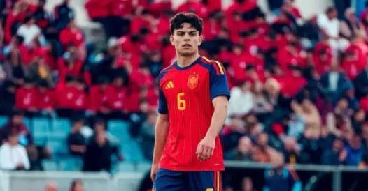 โอกาสของ Xavi Espert ในการติดทีมชาติสเปนชุดใหญ่เพิ่มขึ้นหลังจาก Llorente ถอนตัว