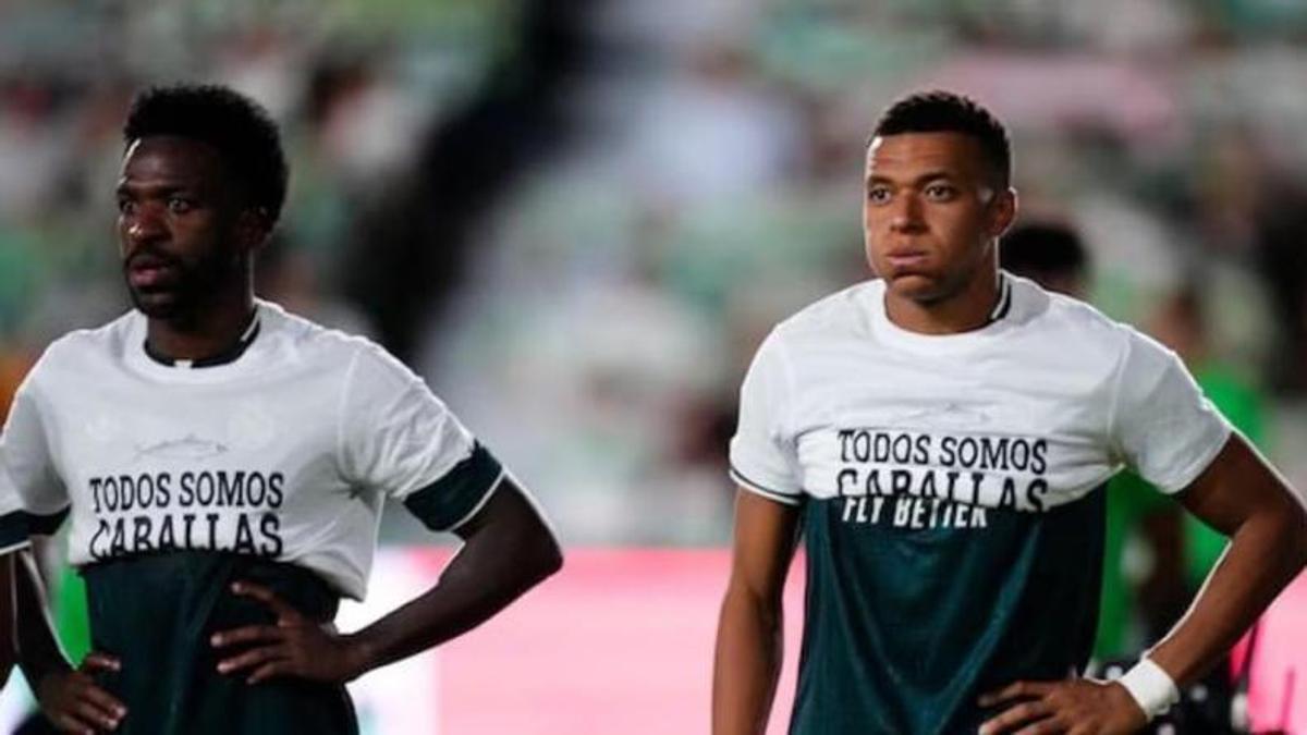 El Elche se burla de Mbappé y Vinicius, llamando al brasileño "Balón de Oro de Playa"