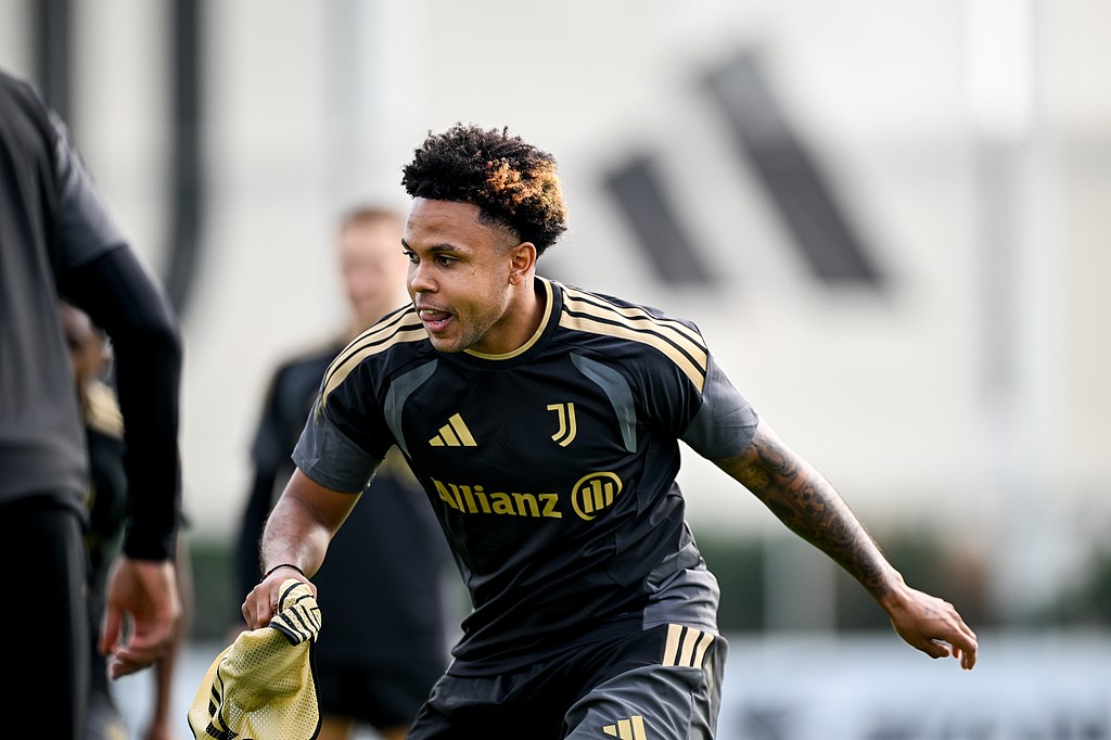 Spalletti : McKennie sera titulaire demain, la situation actuelle ne me dérange absolument pas