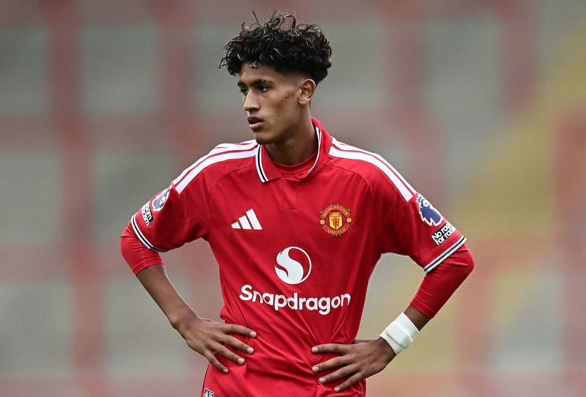 El Barcelona lidera la pugna por JJ-Gabriel, la joven promesa de 15 años del Manchester United