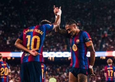 Raphinha e Yamal somam 16 gols nas 6 primeiras rodadas e batem recorde do Barça