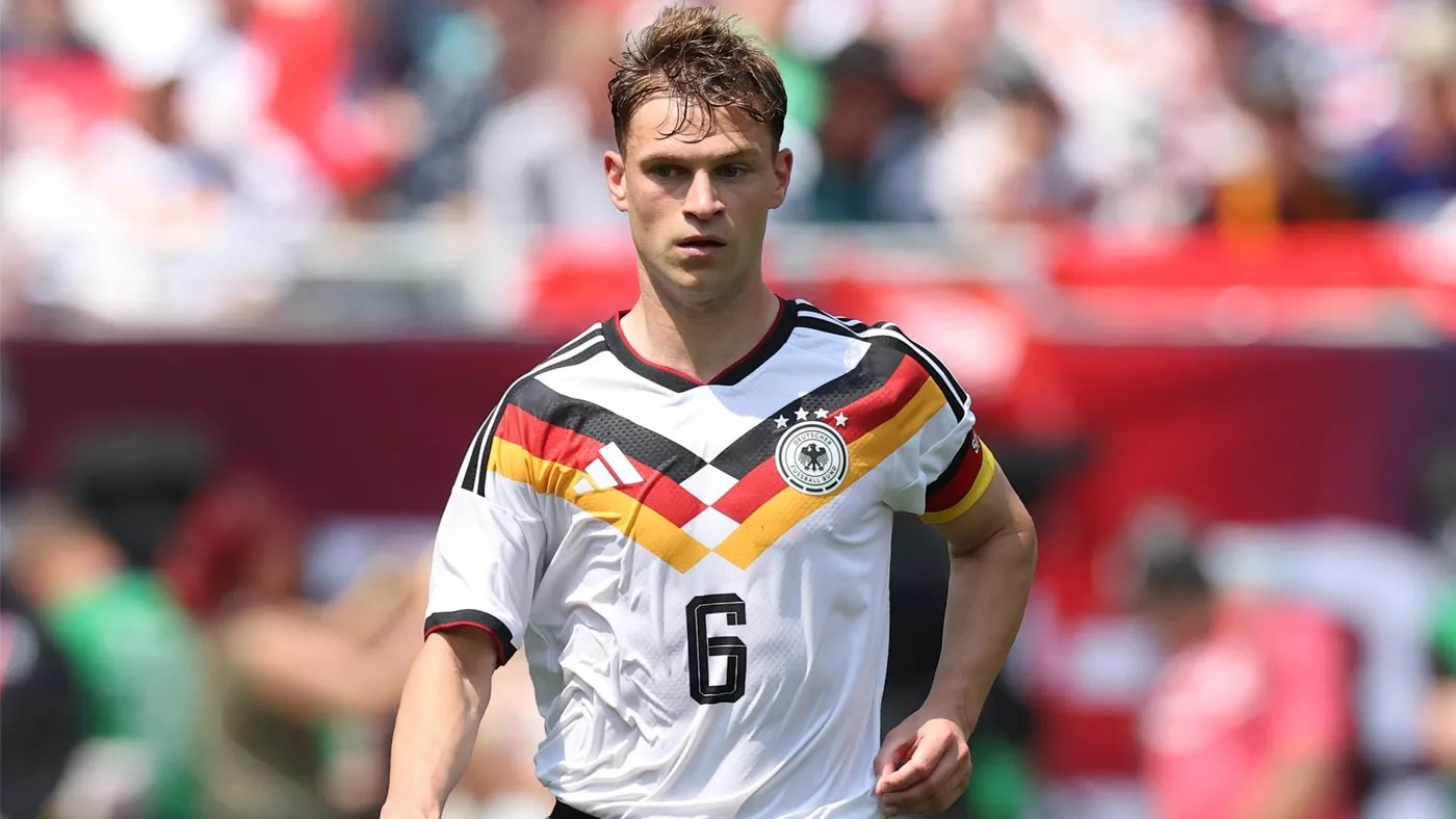 Klopp riporterà Kimmich a centrocampo e lo manterrà capitano della Germania