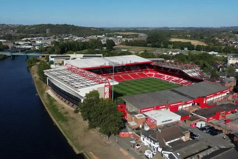 Nottingham Forest bekommt Genehmigung für Stadionumbau, Kapazität auf bis zu 52.500 erhöht