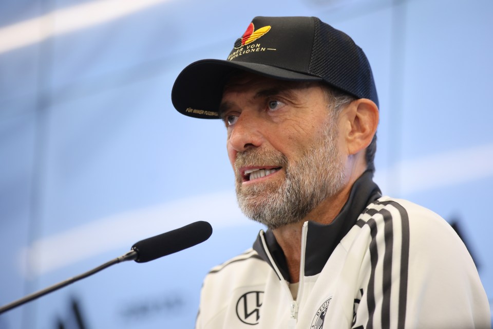 Klopp ataca vazadores de lista: É patético viver de furos antes da hora
