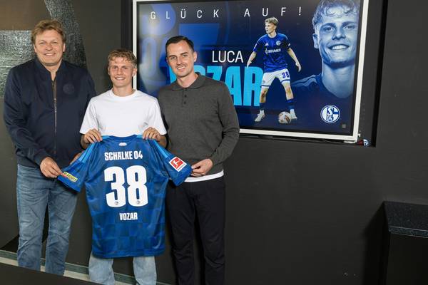 Oficial: Schalke ficha al centrocampista Luka Bozicevic hasta 2029