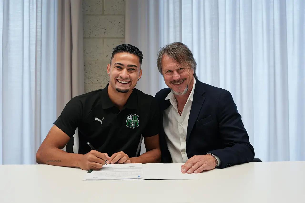 OFFICIAL: Sassuolo extend midfielder Sinkgraven's contract until 2032