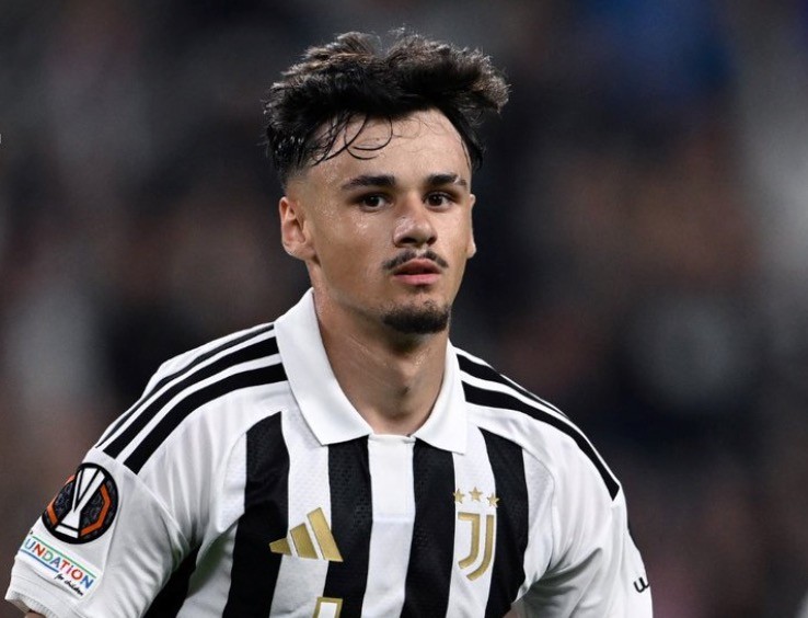 À 18 ans, Alajbegović devient le deuxième joueur de l'histoire de la Juventus à marquer en compétition européenne