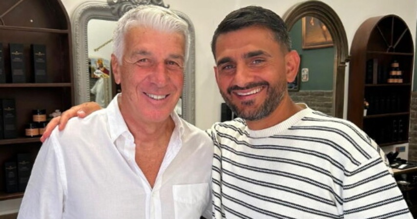 Gasperini, allenatore della Roma, si ritocca l'aspetto prima del big match contro l'Inter