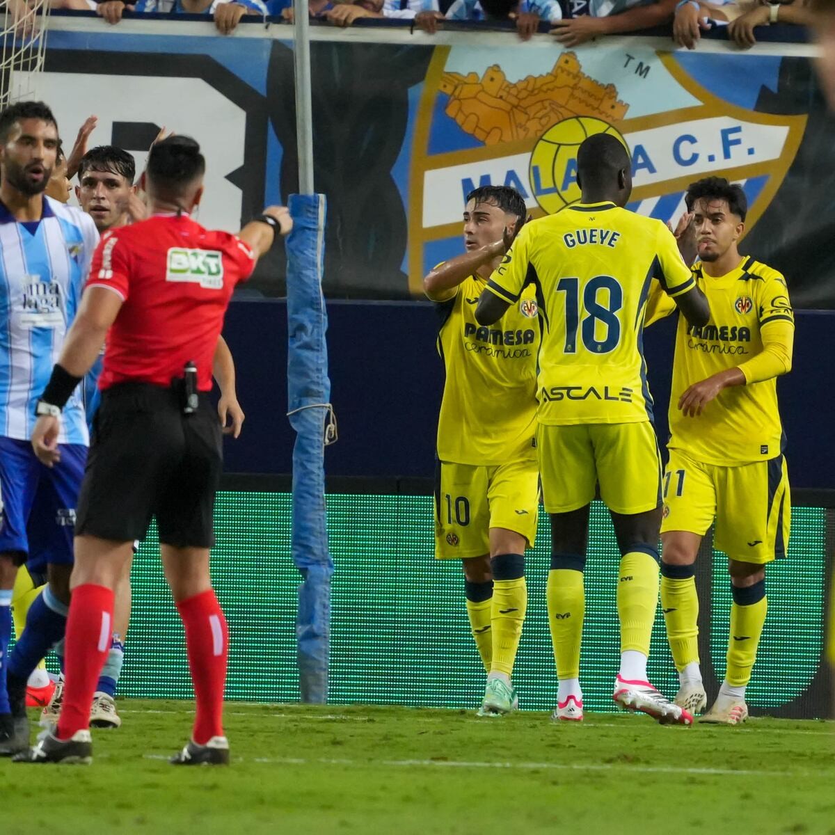 El Villarreal aniquila a un Málaga falto de nivel