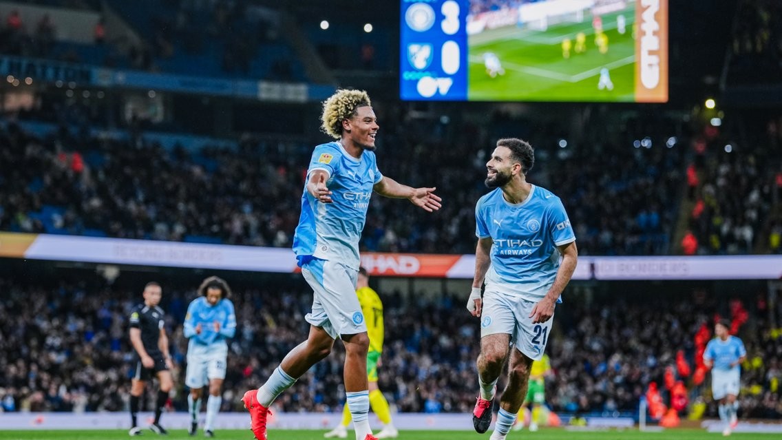 Samba: Los jugadores del primer equipo me dieron consejos antes del partido, lo que me dio confianza y me ayudó a marcar dos goles