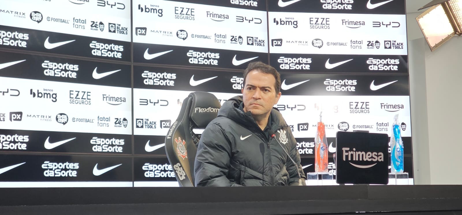 Giám đốc Corinthians: CLB không có ý định sa thải HLV Diniz